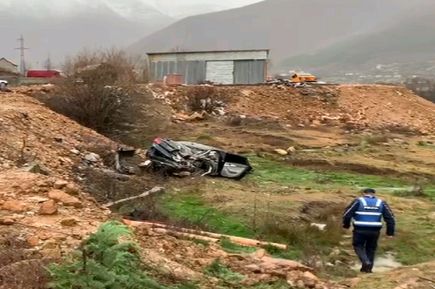 AKSIDENT I RËNDË NË BULQIZË/ Aksidentohet shoferi, makina bëhet copash, detajet e para