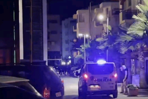 E RËNDË/ Gjendet i vdekur 47-vjeçari spanjoll në një hotel në Divjakë, u vetëvra duke prerë damarët