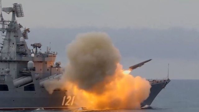 LUFTA/ Rusët përdorin për herë të parë në Ukrainë ‘superbombën’ me peshë 1.5 ton