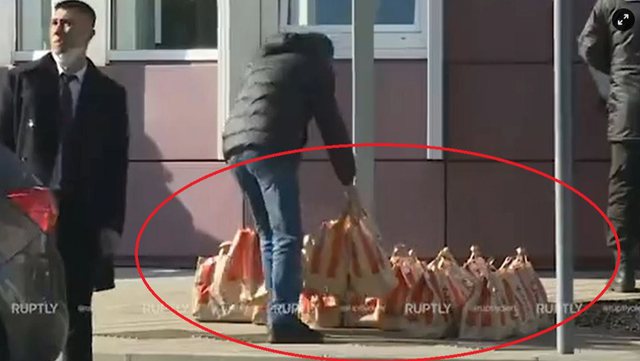 PAMJET/ Ushqimet e Putin nuk kishin shije të mirë? Delegacioni kinez në Moskë porosit nga KFC
