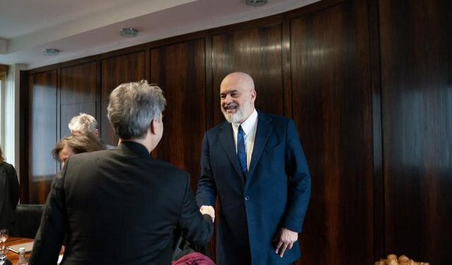RAMA NIS TAKIMET NË LONDËR/ Pritet në LSE: Të krijojmë ‘Task Forcë’ për të drejtat e punonjësve