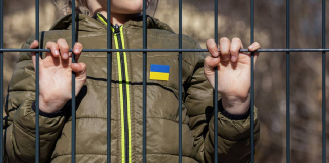 AKUZA PËR RRËMBIM TË FËMIJËVE UKRAINAS DHE KRIME LUFTE…/ Reagon Kremlini: Letër higjienike!