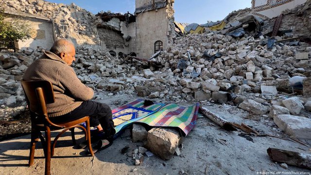 SOT NJË MUAJ NGA TËRMETI I TURQISË/ Janë regjistruar 13 mijë pas lëkundje, si ka ndryshuar jeta e të prekurve