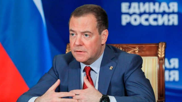 URDHËR ARRESTI PËR PUTIN/ Kërcënon Medvedev: Një raketë hipersonike mund të godasë Gjykatën Ndërkombëtare Penale