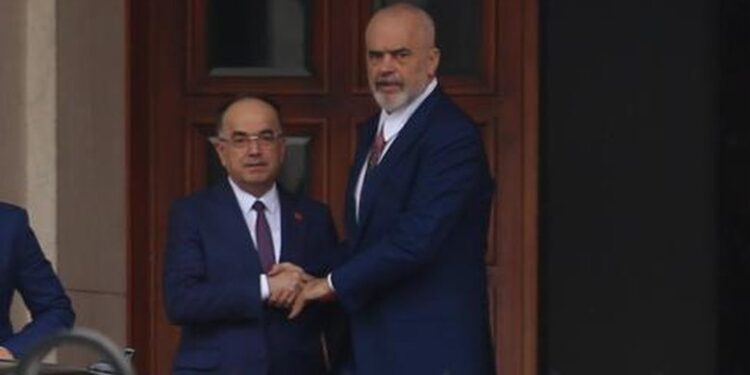 DETAJET/ Rama, takim ‘kokë më kokë’ në Presidencë me Begajn
