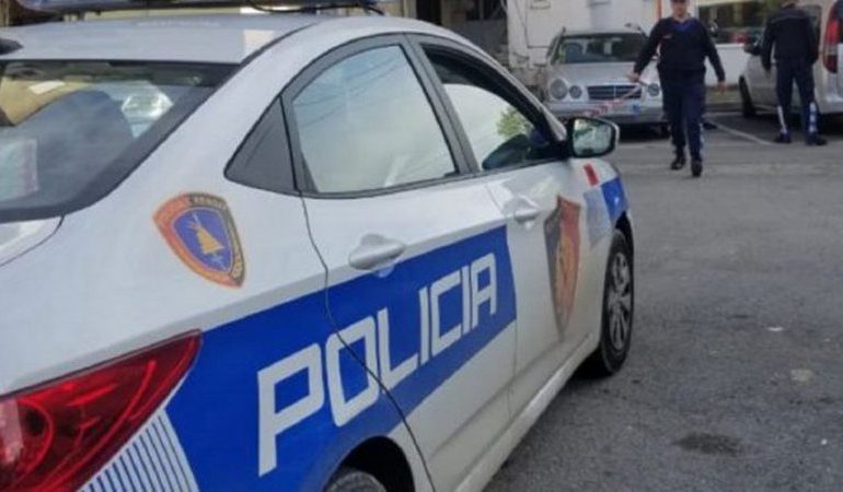 E PËSON KEQ/ I dehur në timon, nuk i bindet urdhrit për të ndaluar, arrestohet 42-vjeçari në Lushnjë