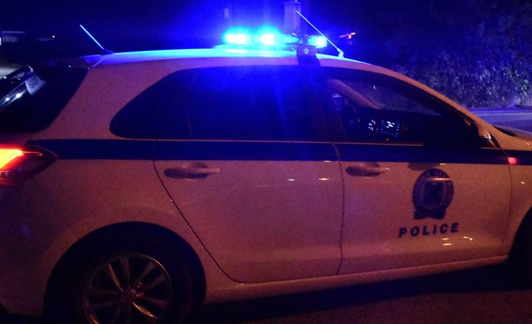 E RËNDË NË ATHINË/ Plagoset me thikë 15-vjeçari shqiptar pasi refuzoi t’u jepte telefonin grabitësve