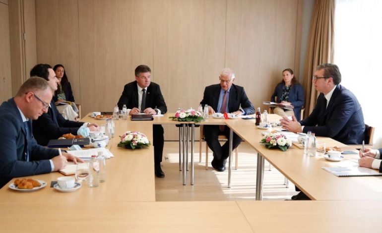 DIALOGU KOSOVË-SERBI/ Kurti dhe Vuçiç takohen sot në Ohër