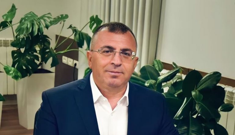 “KISHTE LIDHJE SHOQËRORE ME…”/ VOA për arrestimin e kryebashkiakut të Bulqizës: Si favorizoi Lefter Alla kompaninë e mikut të tij