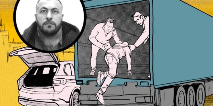 KALOI MBI 20 MIJË EMIGRANTË NË KAMION/ The Times: Kush është Namiku, kreu i bandës famëkeqe që mbushi me klandestinë