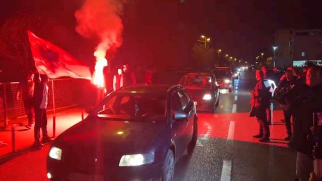 ZGJEDHJET/ Nis festa kuqezi në Tuz: Nik Gjeloshaj rizgjidhet kryetar i komunës
