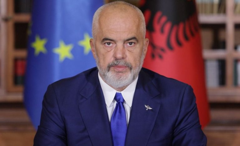 7 MARSI/ Rama uron “Ditën e Mësuesve”: Përulem me mirënjohje ndaj jush