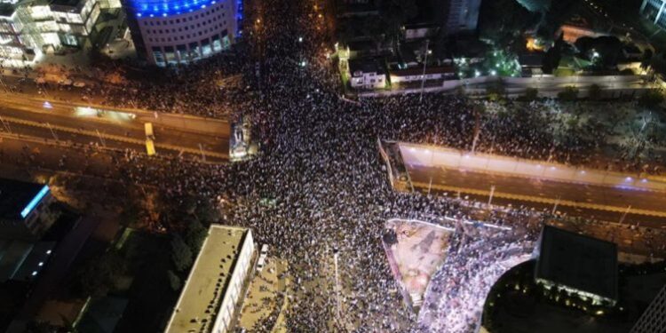 PROTESTA MASIVE NË IZRAEL/ Qytetarët ‘kryengritje’ kundër qeverisë
