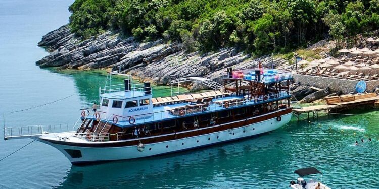 HUMBI KONTAKTET GJATË TURIT NË KARABURUN/ Ende asnjë gjurmë nga 64-vjeçarja nga Tirana