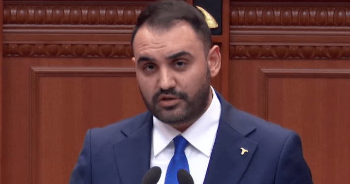 14 MAJI/ Belind Këlliçi dorëzon mandatin e deputetit: E refuzoj modelin tuaj, do ta luftoj