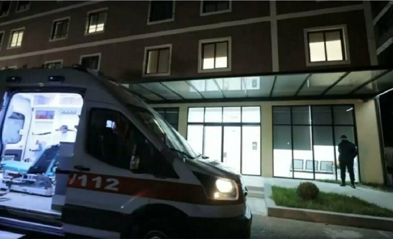 SHERR MES DY TË MITURVE NË POGRADEC/ Përfundon në spital një prej tyre. Policia…