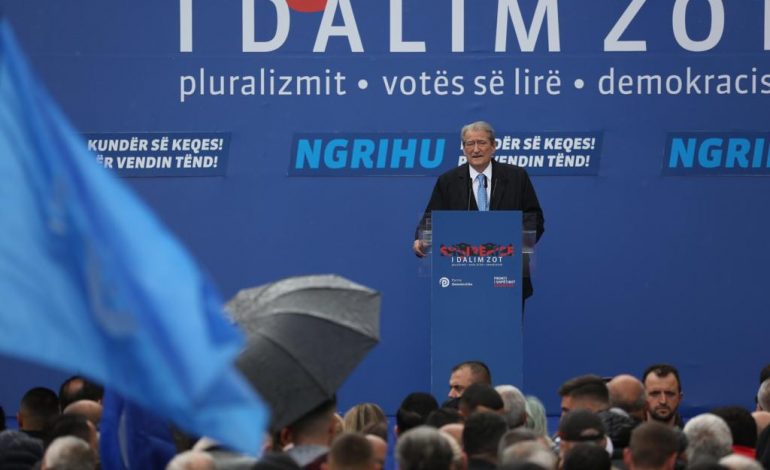 PROTESTA/ Berisha mesazh mes shiut: Revolucioni i opozitës nuk do ndalet