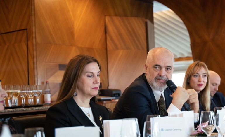 VIZITA NË BERLIN/ Rama takim me përfaqësuesit e operatorëve turistikë gjermanë për potencialet turistike të Shqipërisë