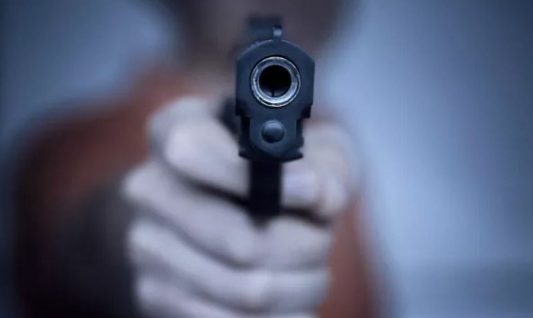 E RËNDË/ Përsëritet tragjedia në SHBA, 5-vjeçari vret me armë vëllanë 16 muajsh