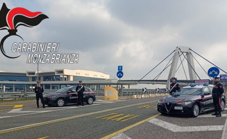DROGË NË SHTËPI DHE NË NJË KAPANON/ Arrestohen dy vëllezër shqiptarë në Itali. Sekuestrohet kokainë e hashash me vlerë…