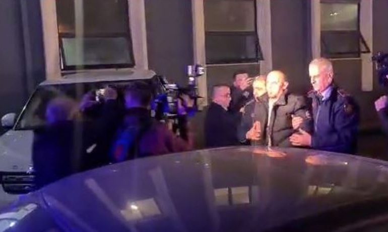 VRASJA E TREFISHTË NË TIRANË/ Si Dan Hutra para 8 muajsh dhunoi barbarisht ish-bashkëjetuesen Elena Hysën në sy të fqinjëve