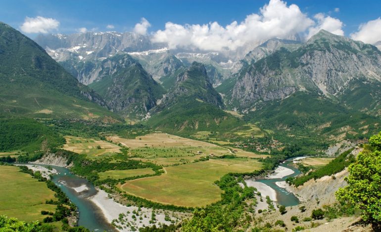 “KRENARI…”/ Shpallja e Vjosës “Park Kombëtar” jehonë në mediet ndërkombëtare, ja çfarë shkruan Rama