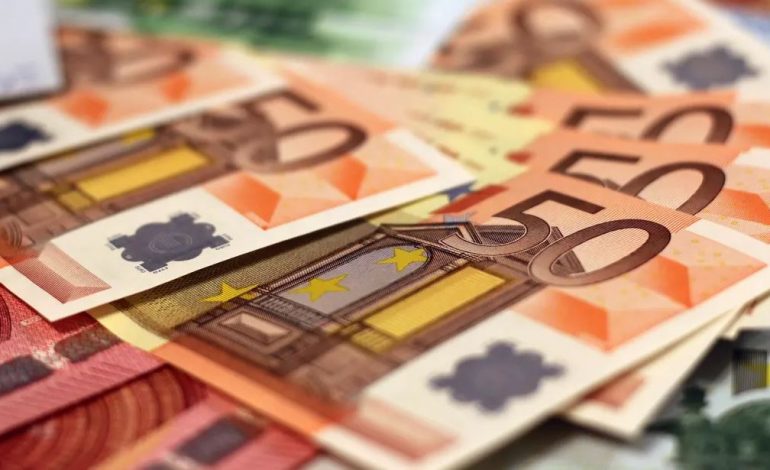 E PËSON KEQ/ Tentoi të kontrabandonte mbi 20 mijë euro para të fituara nga shitja e drogës, arrestohet shqiptari në Zvicër