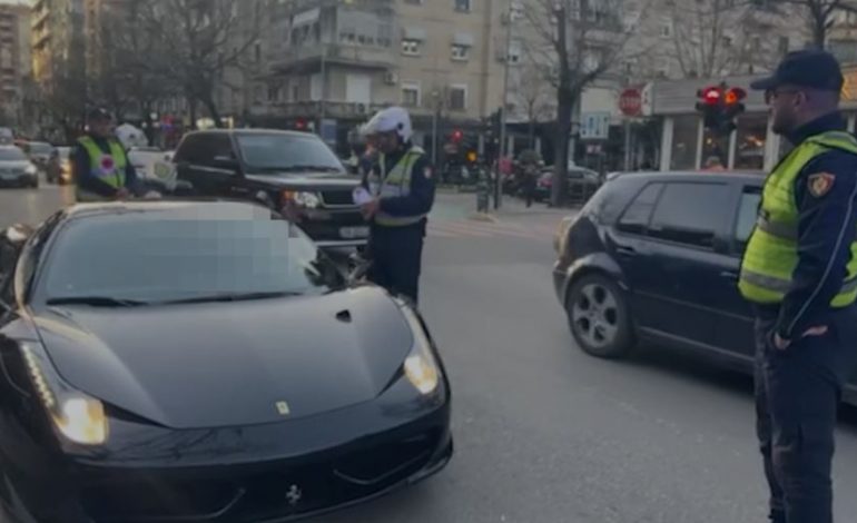 PAMJET/ Iu bllokua ‘Lamborghini’ pasi qarkullonte me shpejtësi deri në 305 km/h, Aleks Vishaj i ndaluar edhe më parë…