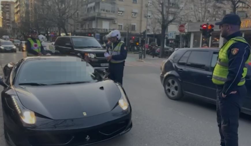 PAMJET/ Iu bllokua ‘Lamborghini’ pasi qarkullonte me shpejtësi deri në 305 km/h, Aleks Vishaj i ndaluar edhe më parë...