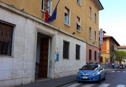 NDODH EDHE KJO/ Prindërit shqiptarë inskenuan braktisjen e djalit të tyre në Itali. Kush ishte qëllimi i familjes dhe si u zbulua nga policia