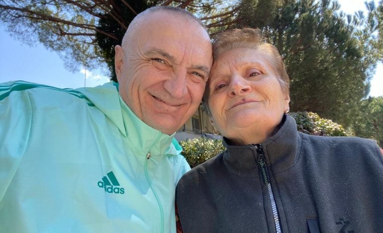 DITA NDËRKOMBËTARE E GRUAS/ Meta poston foton me nënën e tij: Je burim lumturie