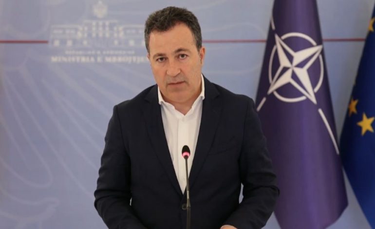 MERRET VENDIMI/ Ministri Peleshi: Rriten me 7% pagat për të gjithë ushtarët në vend