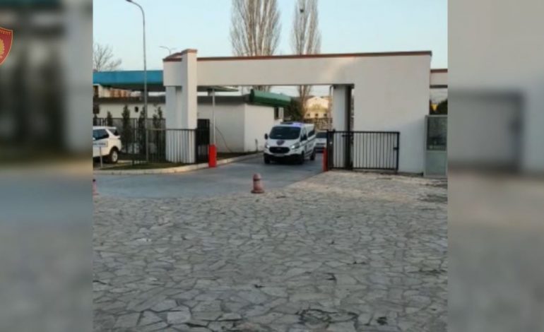 DROGË DHE ARMË NË SHKODËR/ Arrestohet 24-vjeçari, procedohet i ati