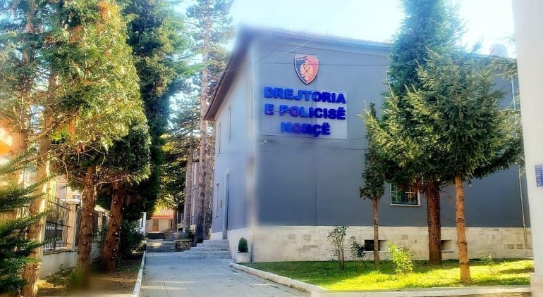EMRAT DHE DETAJET/ Operacion “blic” në Korçë, 3 të arrestuar për drogë