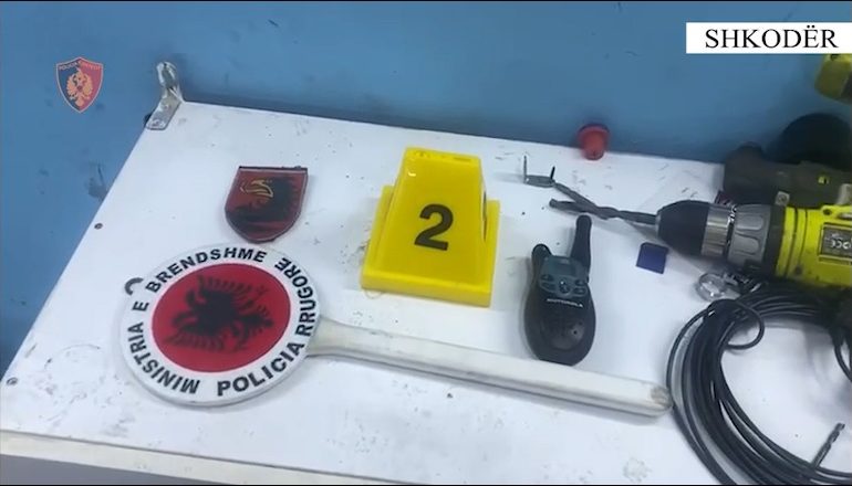 PAMJET/ Monitoronte lëvizjet e policisë përmes radios, arrestohet 52-vjeçari që shtirej si në Shkodër