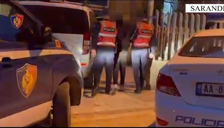 E PËSON KEQ/ Transportonte emigrantë të paligjshëm, arrestohet 20-vjeçari në Sarandë