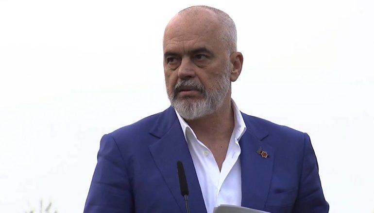IRONIZON PREMTIMET E KËLLIÇIT/ Rama: Duket sikur i ka humbur firzamonika! Lali Erit i dhurojnë kundërshtarët më të lodhur