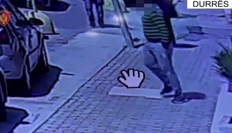 ARRESTOHET 44-VJEÇARI NË DURRËS/ U kap duke vjedhur në një automjet! 6 grabitje vetëm gjatë muajit prill