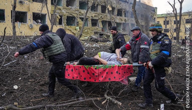 FOTALAJM/ Imazhi i sulmit në spitalin e Mariupolit është fotografia e vitit për World Press Photo 2023