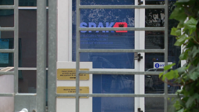 KUSH DO VRITEJ?! SPAK nis hetimet për armët e gjetura në Durrës: Një grup kriminal në Angli do…