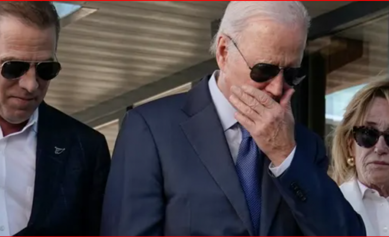BIDEN SHPËRTHEN NË LOT/ Takon rastësisht priftin që bekoi djalin e tij para se të vdiste