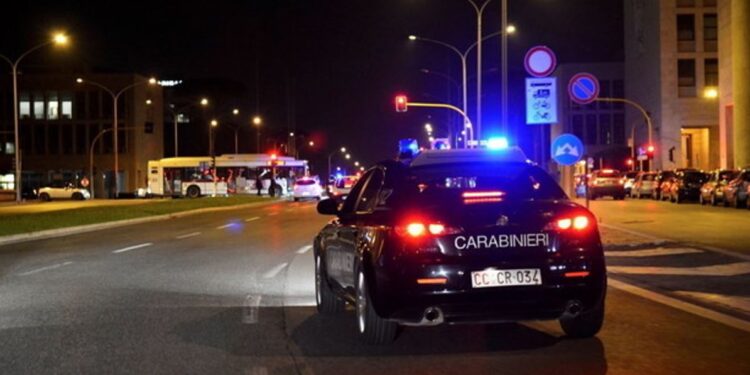 DETAJET/ Sulmohet me armë zjarri banesa e oficerit në Itali, dyshohet për një bandë shqiptarësh