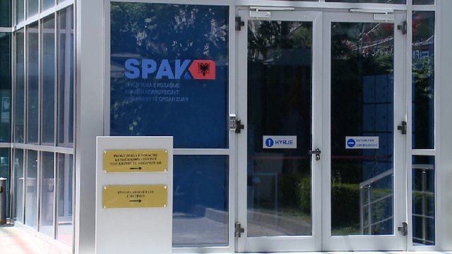 PASTRIM PARASH NË TIRANË PËR LLOGARI TË MAFIAS ITALIANE/ Dënohen bashkëpunëtorët e Rezart Taçit