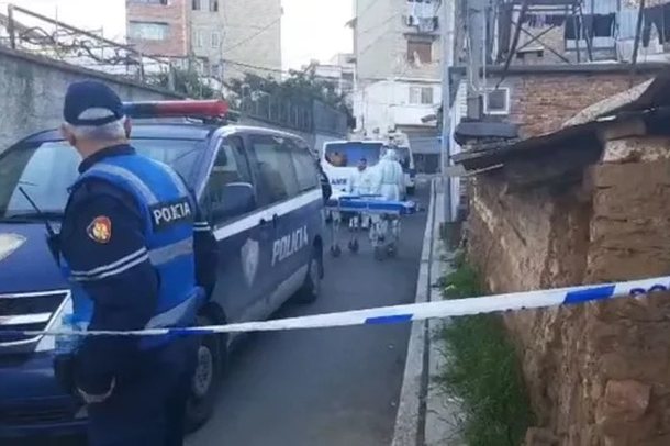 VRAU ME ARMË KUNATËN DHE VETEN/ Fqinjët: 43-vjeçari pësoi tronditje kur ishte ushtar, punonte në gomisteri