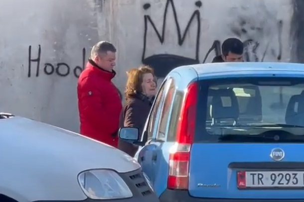 “NJË MOMENT MË DREJTOI ARMËN”/ Vrasja e 37-vjeçares nga kunati, zbardhet dëshmia e kamerierit. Autori…
