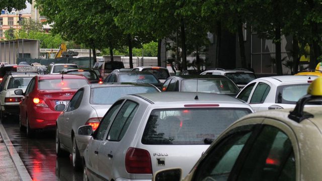 SHQIPTARËT “TË FIKSUAR” PAS MAKINAVE/ Mbi 14 mijë mjete të blera vetëm gjatë tremujorit të parë!