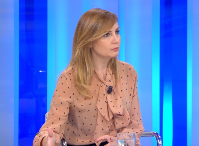“IKU NJË COPËZ E PAKTHYESHME…”/ Jorida Tabaku humb njeriun e afërt, mesazhi prekës