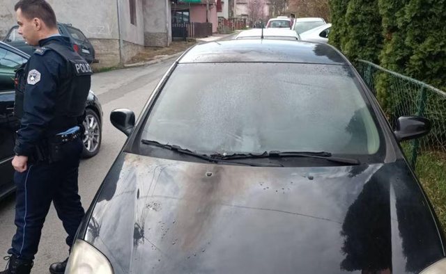TENSIONE NË VERI TË KOSOVËS/ Shkrumbohen nga flakët tre makina të tjera