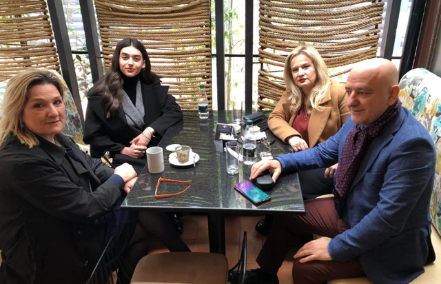 14 MAJI/ Açka publikon foto me Roland Bejkon: Detyrim historik të ndihemi të djathtë dhe…