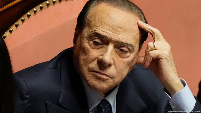 U DIAGNOSTIKUA ME LEUÇEMI/ Berlusconi flet nga spitali: Është e vështirë, por do t’ia dal si gjithmonë